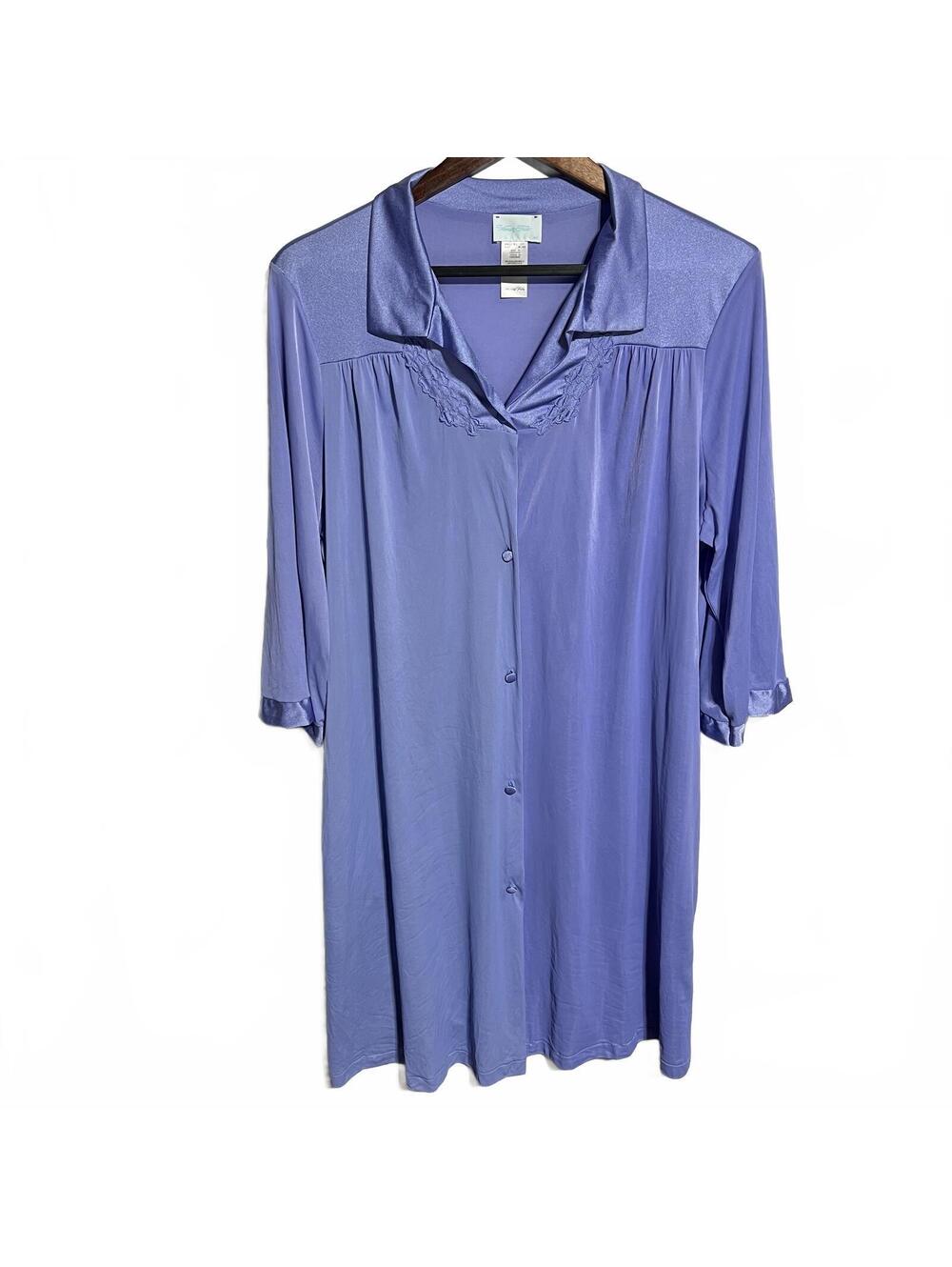 Vintage Vanity Fair Women's Medium Periwinkle Purple Button-Down Night Gown